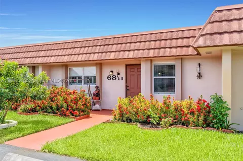 5725 E Fernley Dr E #68, West Palm Beach, FL 33415
