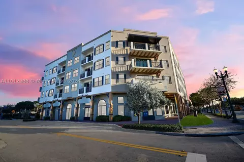 4100 Davie Rd #404, Davie, FL 33314