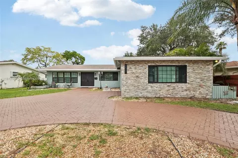 5511 Mckinley St, Hollywood, FL 33021