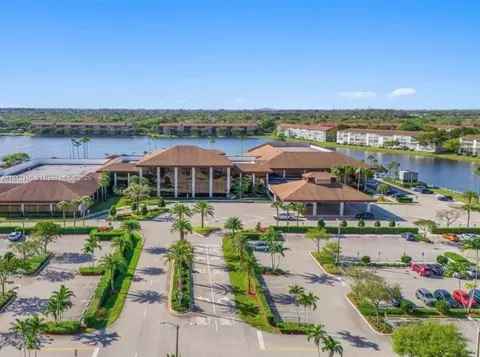 1200 SW 137th Ave #212E, Pembroke Pines, FL 33027