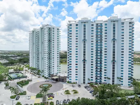 2681 N Flamingo Rd #1205S, Sunrise, FL 33323