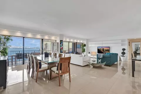1800 NE 114th St #1404, Miami, FL 33181