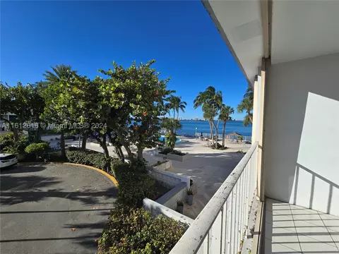 1865 79th St Cswy #2D, North Bay Village, FL 33141