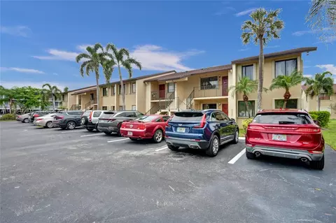 160 SE 7th St #404, Deerfield Beach, FL 33441