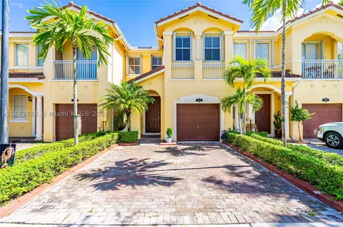 15045 SW 9th Way, Miami, FL 33194