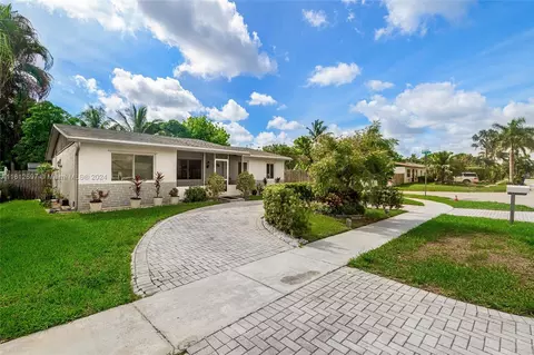 306 SW 78th Ave, North Lauderdale, FL 33068