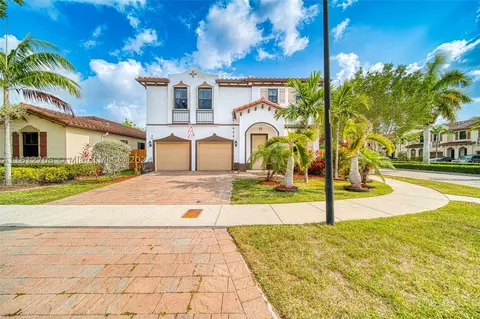 15383 SW 176th Ter, Miami, FL 33187
