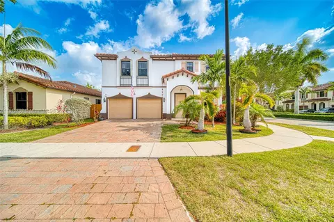 15383 SW 176th Ter, Miami, FL 33187