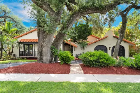 3771 N Park Rd, Hollywood, FL 33021