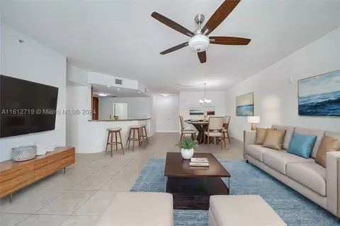 118 Zamora Ave #402, Coral Gables, FL 33134