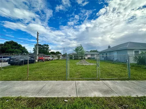 2102 NW 69th Ter, Miami, FL 33147