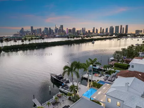 222 S Coconut Ln, Miami Beach, FL 33139
