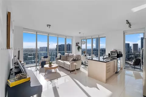 79 SW 12th St #2712-S, Miami, FL 33130