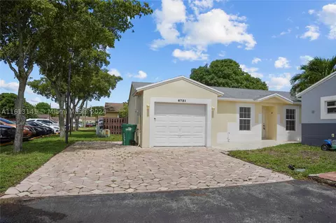6731 NW 199th Ter, Hialeah, FL 33015