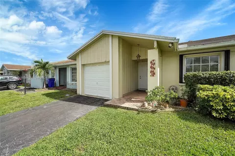 350 E Lakewood Cir #E, Margate, FL 33063