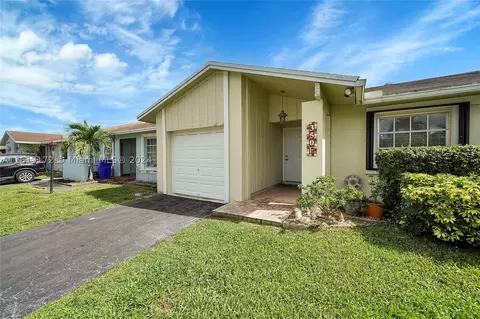 350 E Lakewood Cir #E, Margate, FL 33063