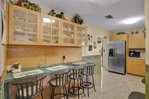Kitchen - 4460 NW 203rd Ter, Miami Gardens, FL 33055 photo 1 of 2