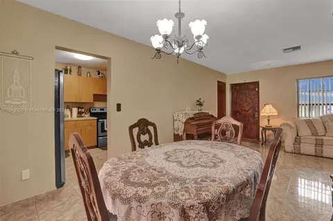 Dining - 4460 NW 203rd Ter, Miami Gardens, FL 33055 photo 3 of 3