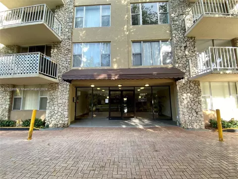 1805 Sans Souci Blvd #215, North Miami, FL 33181
