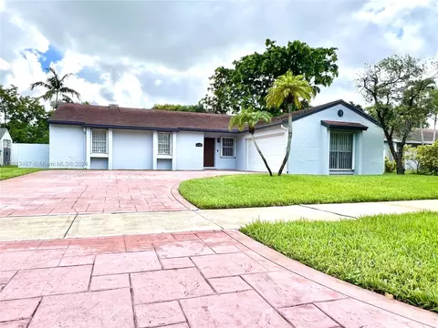 19645 NW 62nd Ct, Hialeah, FL 33015