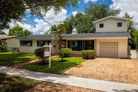 1800 SW 92nd Pl, Miami, FL 33165