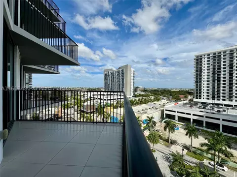 5252 NW 85th Ave #709, Doral, FL 33166