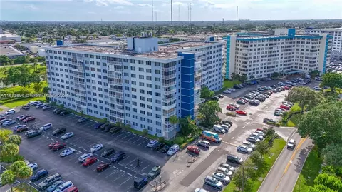 4200 Hillcrest Dr #606, Hollywood, FL 33021