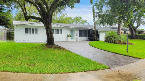 9730 SW 76th St, Miami, FL 33173