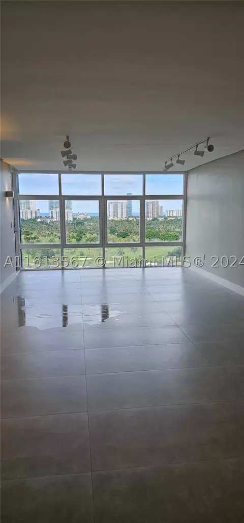 20100 W Country Club Dr #1605, Aventura, FL 33180