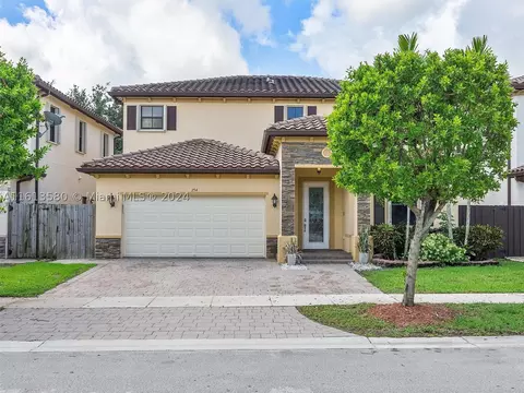 2754 NE 1st St, Homestead, FL 33033