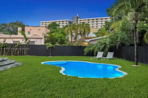 859 NW 15th Ave, Miami, FL 33125