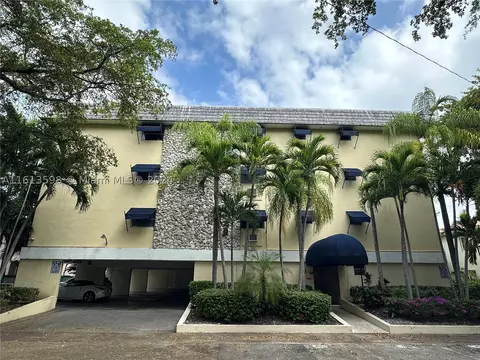 427 Santander Ave #404, Coral Gables, FL 33134