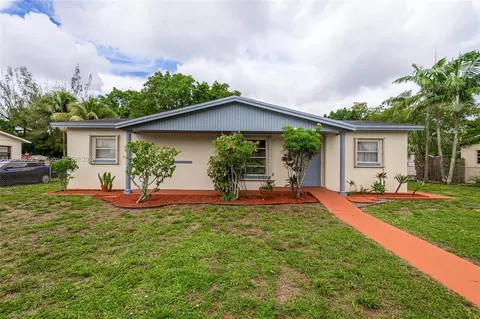3262 NW 182nd St, Miami Gardens, FL 33056