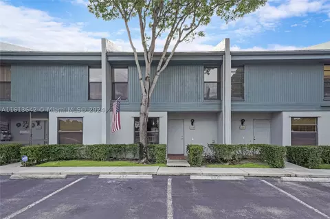 1208 NW 97th Ave #237, Pembroke Pines, FL 33024