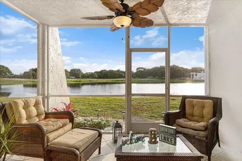 9450 Poinciana Pl #104, Davie, FL 33324
