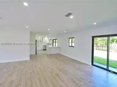 11750 SW 112th Ave Rd, Miami, FL 33176