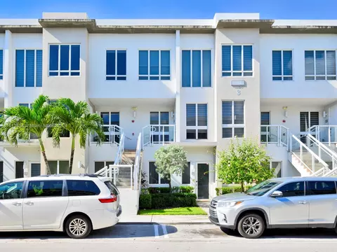 10280 NW 63rd Ter #207, Doral, FL 33178
