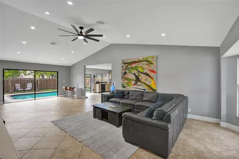 10240 NW 31st Ct, Sunrise, FL 33351