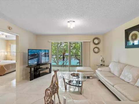 13701 SW 12th St #302A, Pembroke Pines, FL 33027