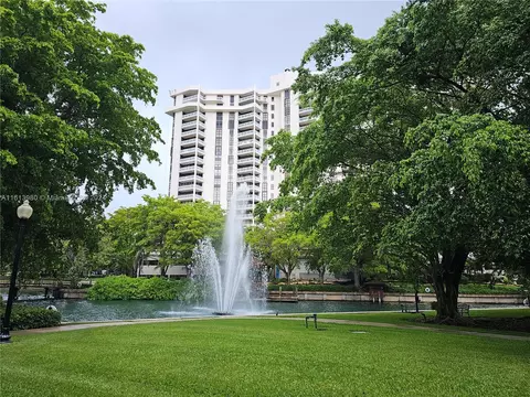 1000 Quayside Ter #809, Miami, FL 33138