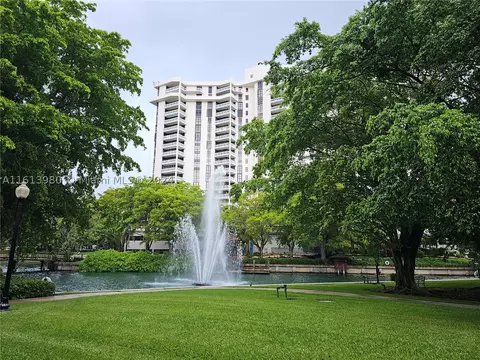 1000 Quayside Ter #809, Miami, FL 33138