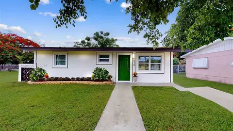 515 SW 12th Ave, Homestead, FL 33030