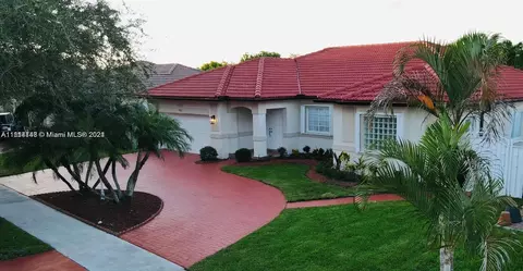 9021 NW 162nd Ter, Miami Lakes, FL 33018