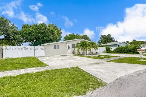 4321 NW 186th St, Miami Gardens, FL 33055