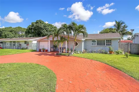 7917 Shalimar St, Miramar, FL 33023