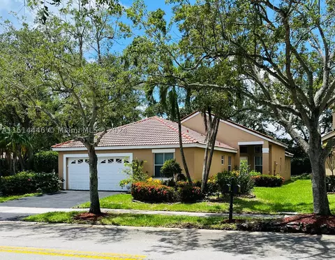 720 Stanton Dr, Weston, FL 33326