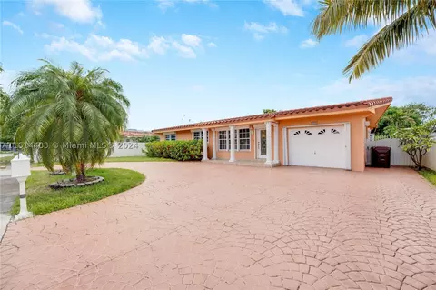 630 W 72nd Pl, Hialeah, FL 33014