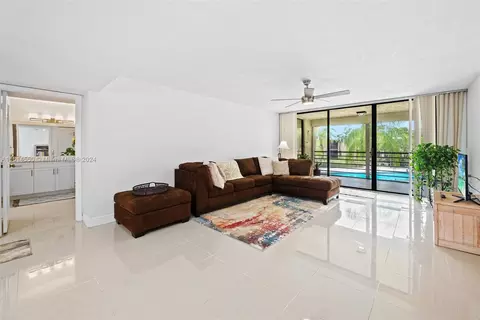 20811 San Simeon Way #204, Miami, FL 33179