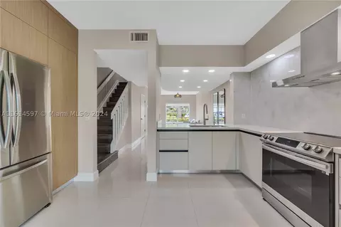 16729 Hemingway Dr #3, Weston, FL 33326