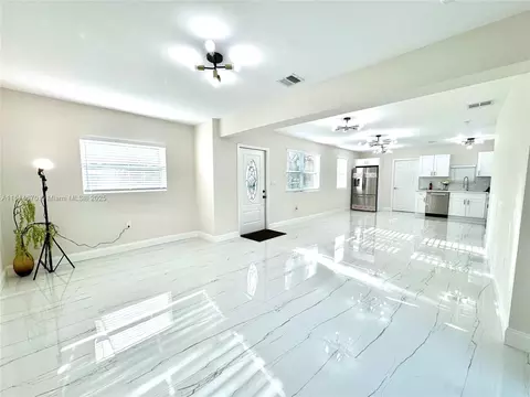 6110 NW 42nd Ave, Fort Lauderdale, FL 33319